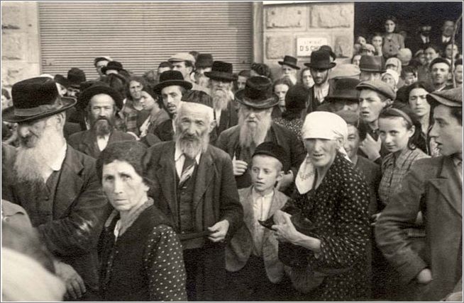1939 Jews gathered for forced labor in Przemysl